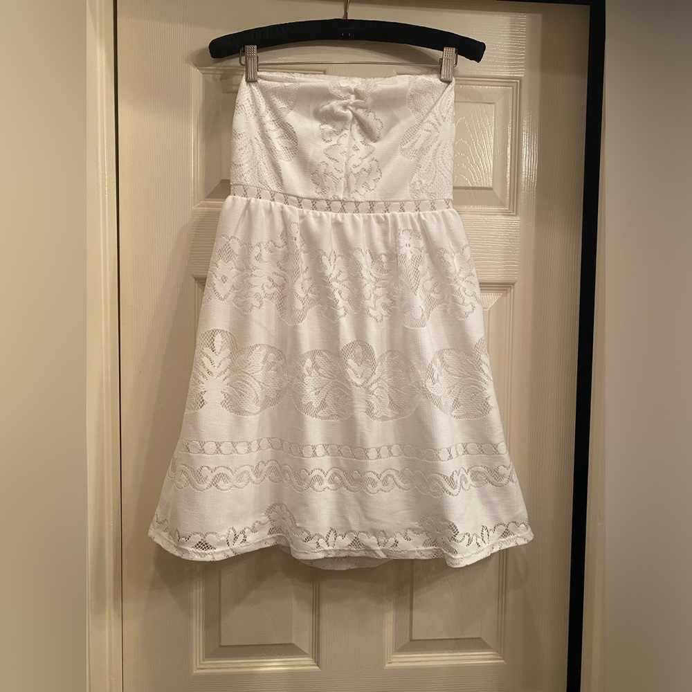 Strapless lace mini summer dress